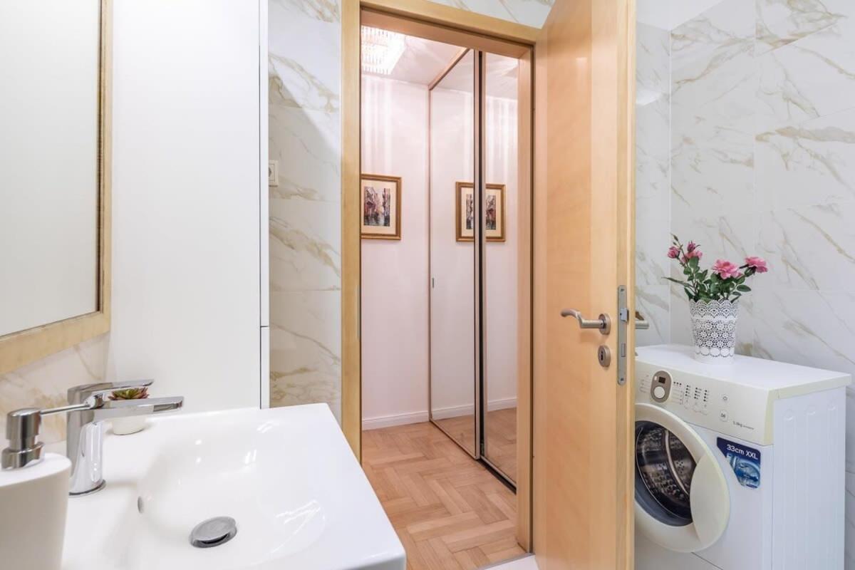 Homey Apartment With Ac And Balcony Βουδαπέστη Εξωτερικό φωτογραφία