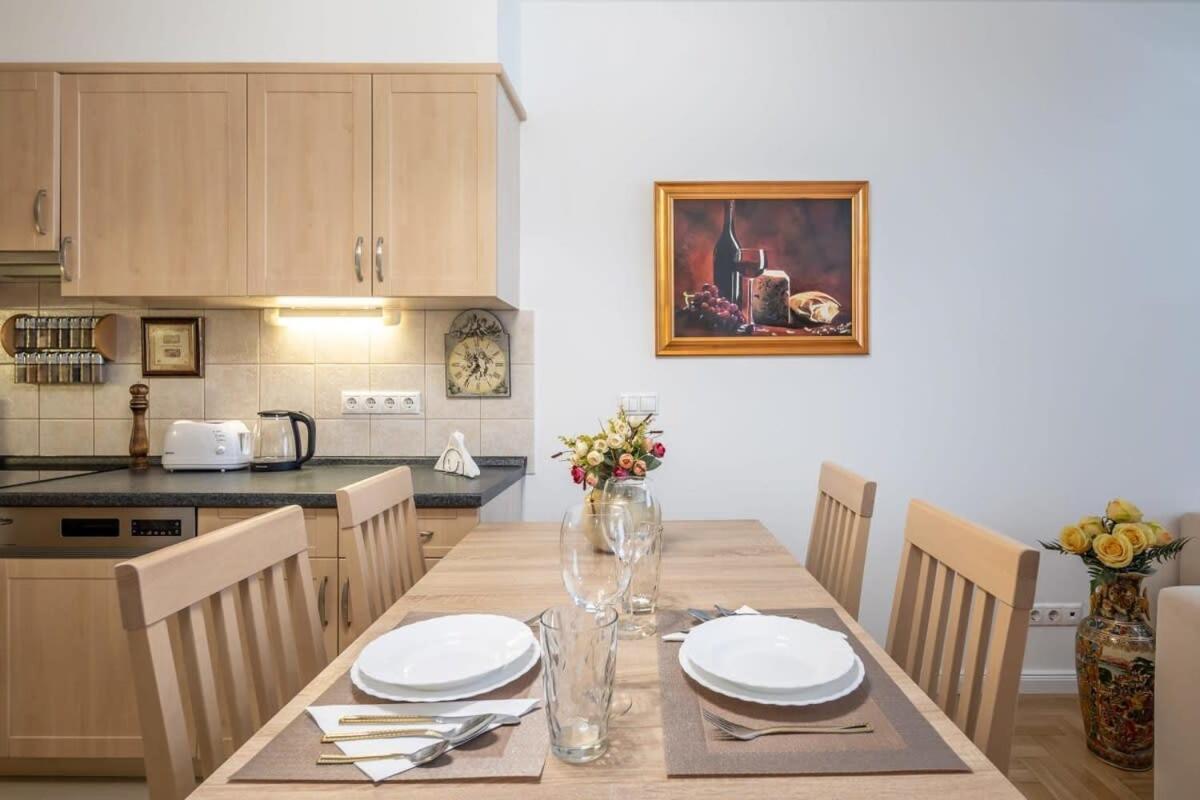 Homey Apartment With Ac And Balcony Βουδαπέστη Εξωτερικό φωτογραφία