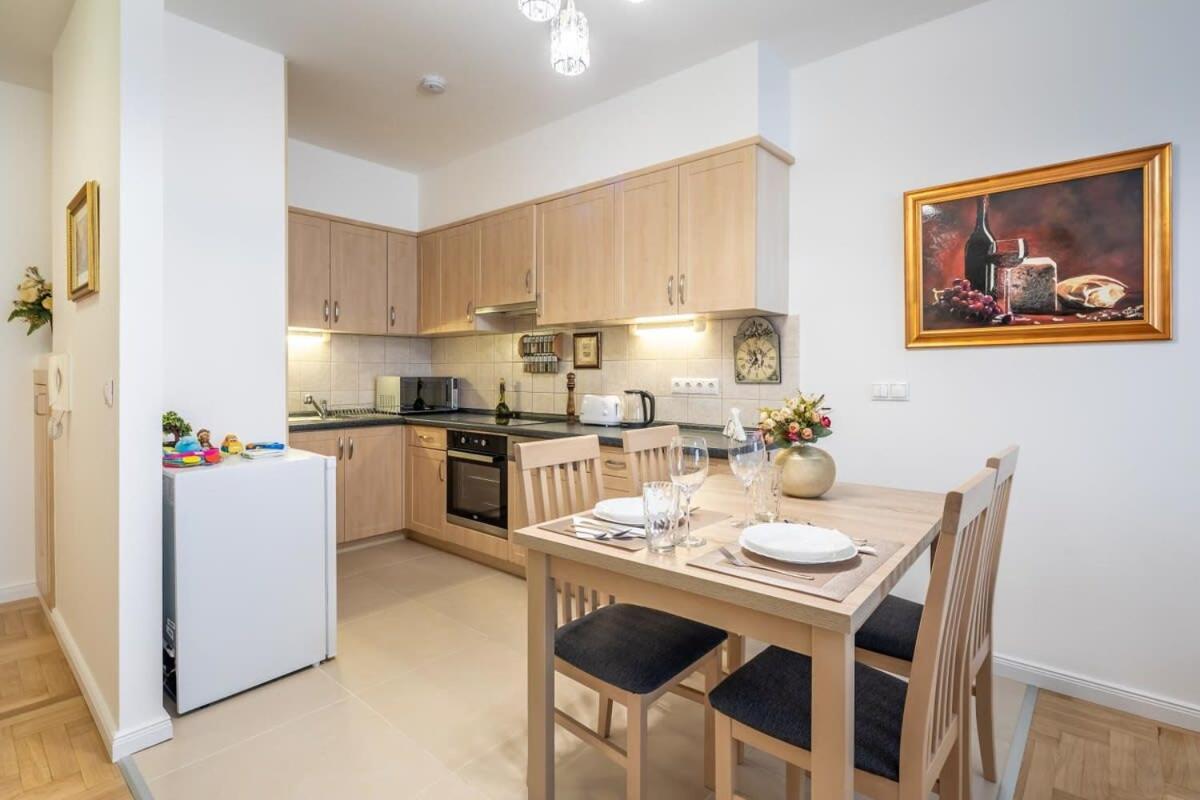 Homey Apartment With Ac And Balcony Βουδαπέστη Εξωτερικό φωτογραφία